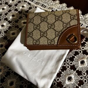 New Gucci Brown and Cream Wallet